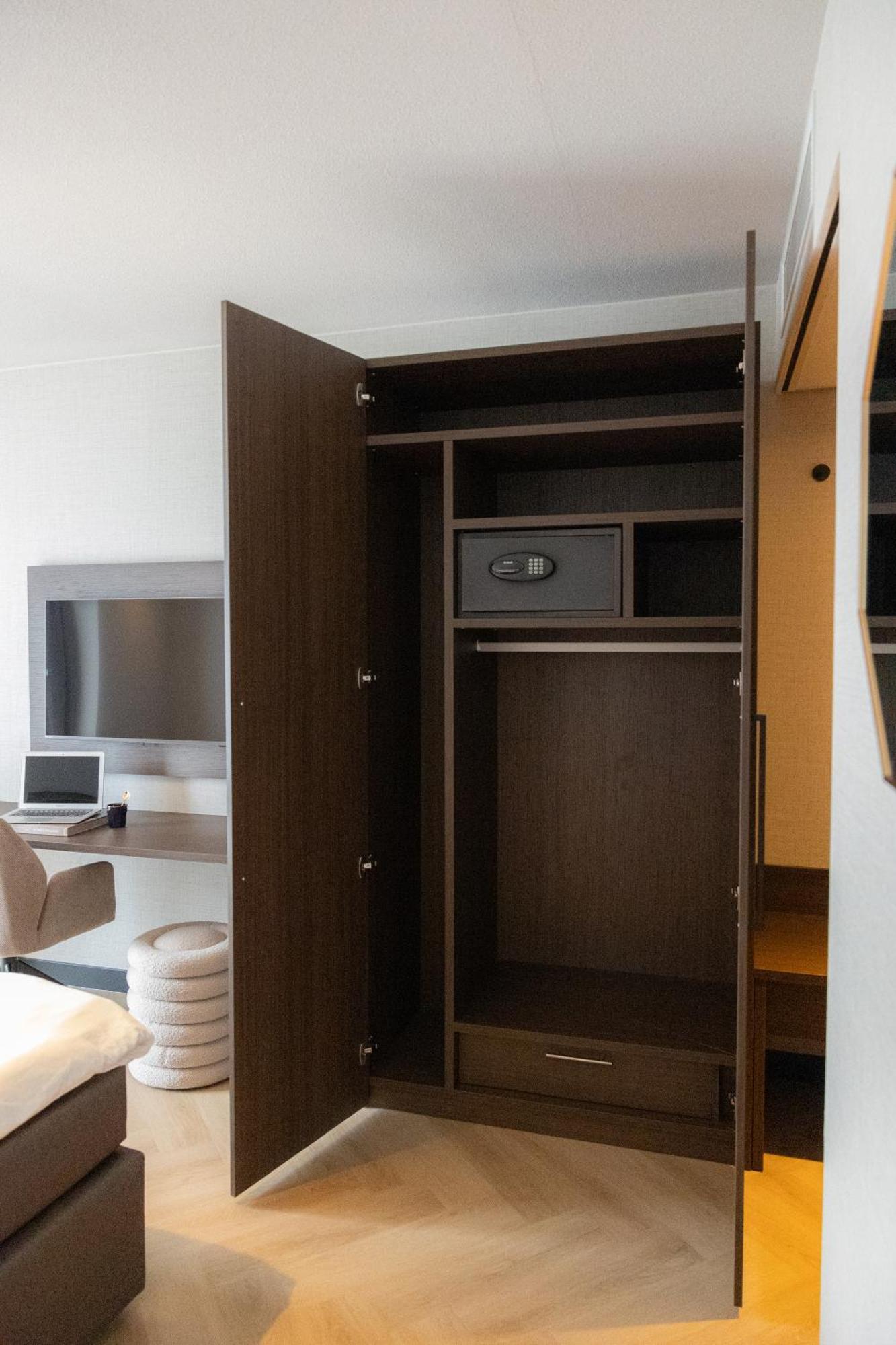 Hotel Twenty-Three Amsterdam Airport ﾎｰﾌﾄﾞﾛｰﾌﾟ エクステリア 写真