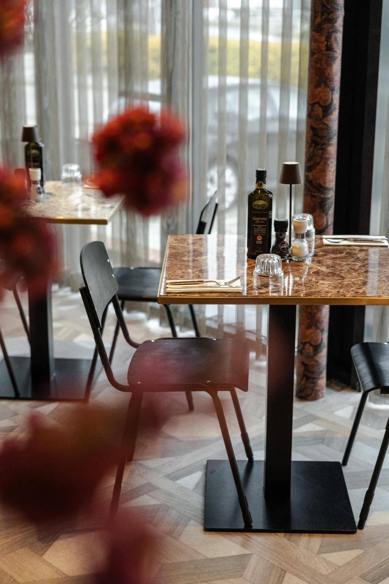 Hotel Twenty-Three Amsterdam Airport ﾎｰﾌﾄﾞﾛｰﾌﾟ エクステリア 写真